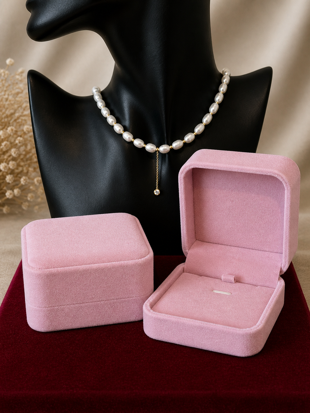 Velvet necklace gift box