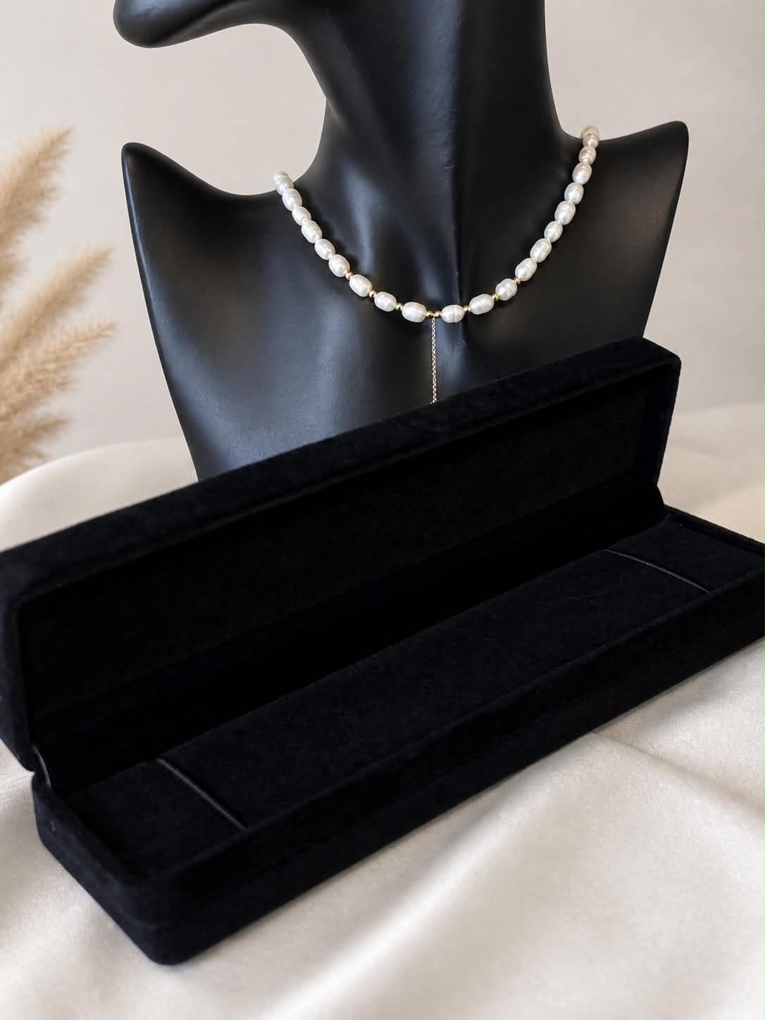 Velvet bracelet gift box