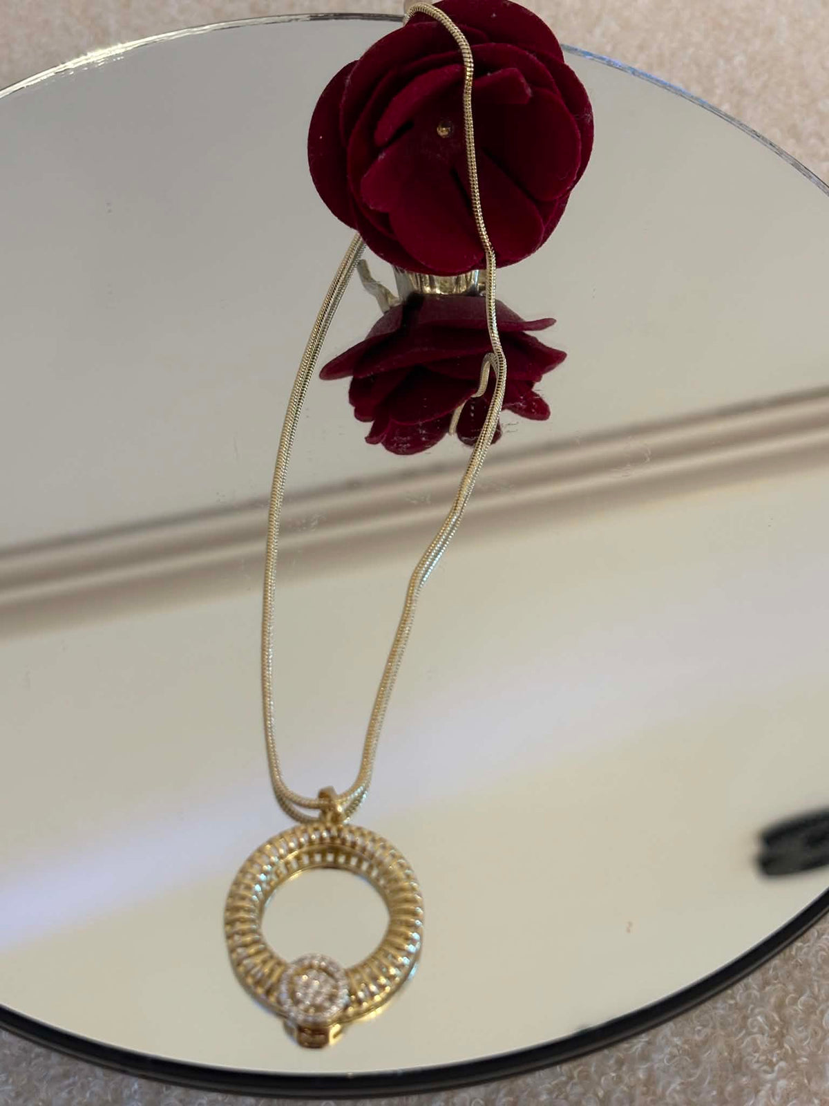Round necklace