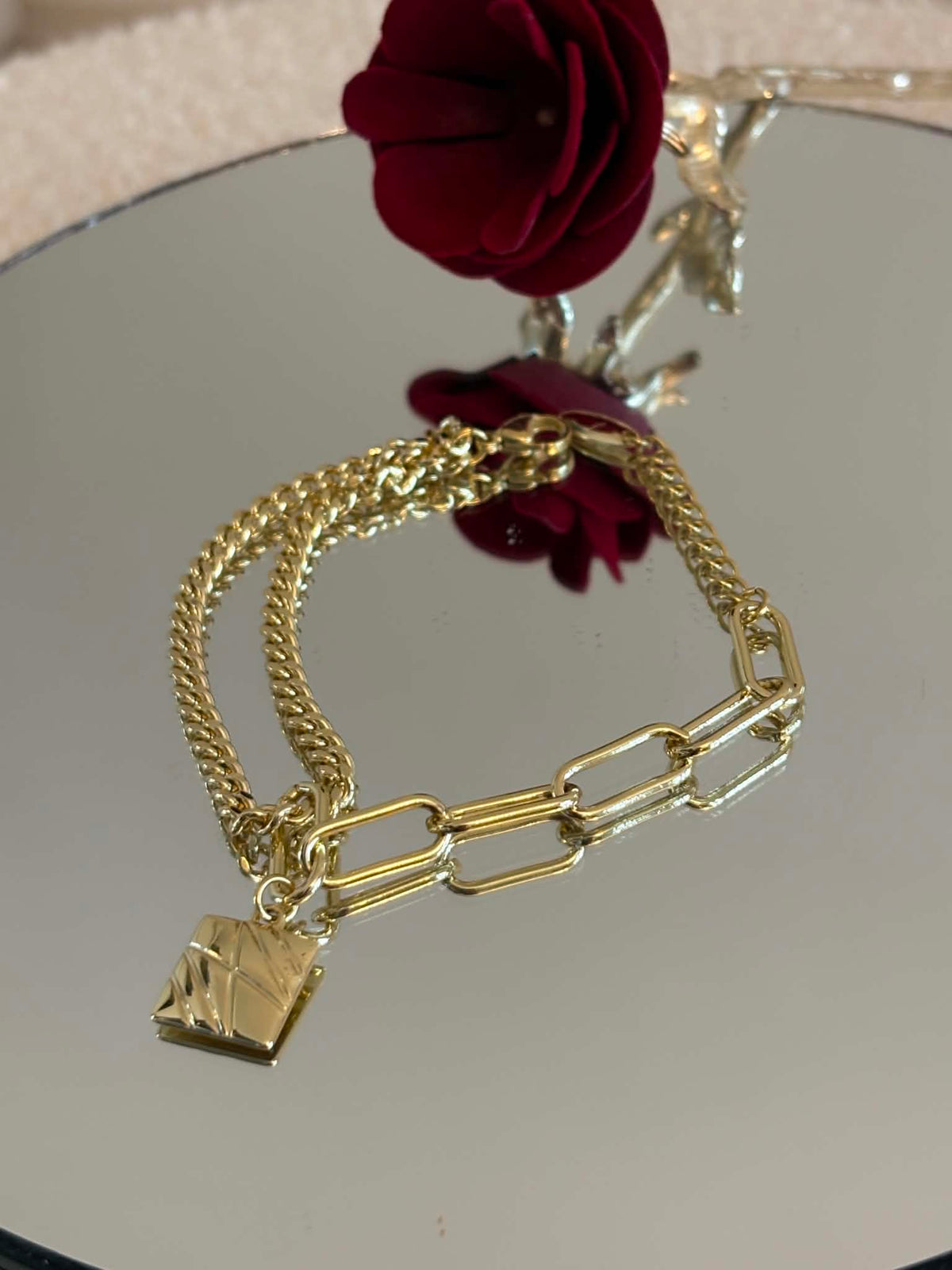 Lock bracelet