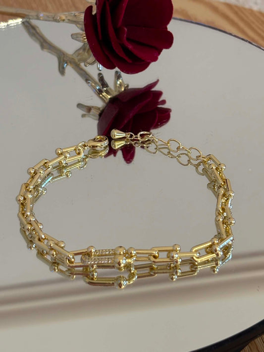 Bolt bracelet