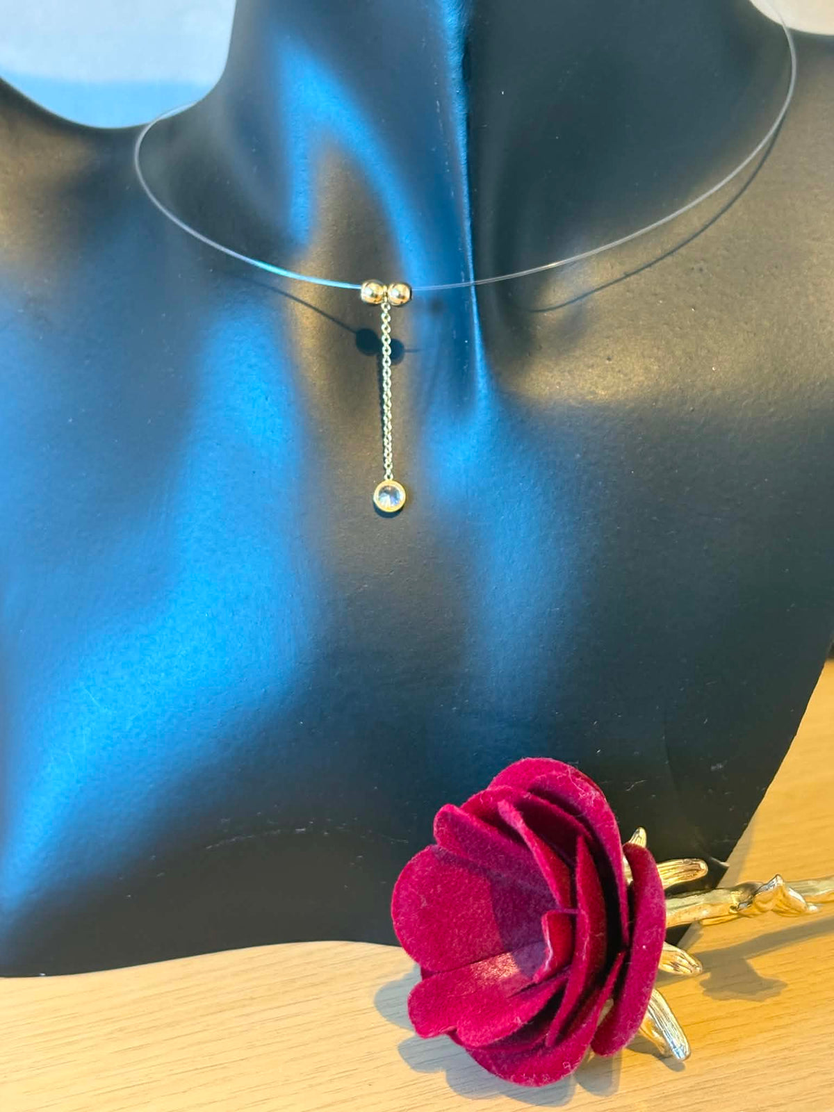 Invisible necklace