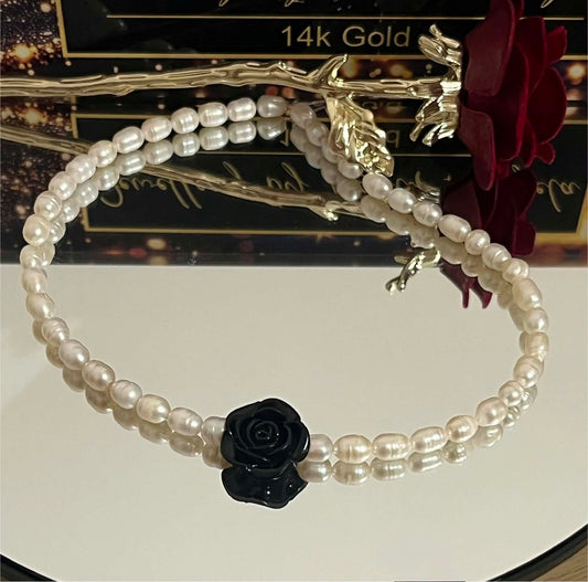 Black rose pearls necklace