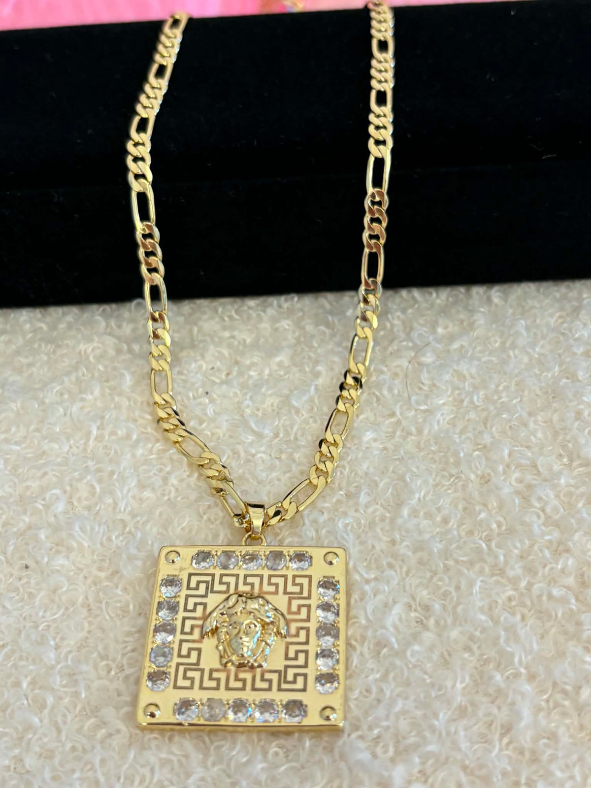 Lion chain