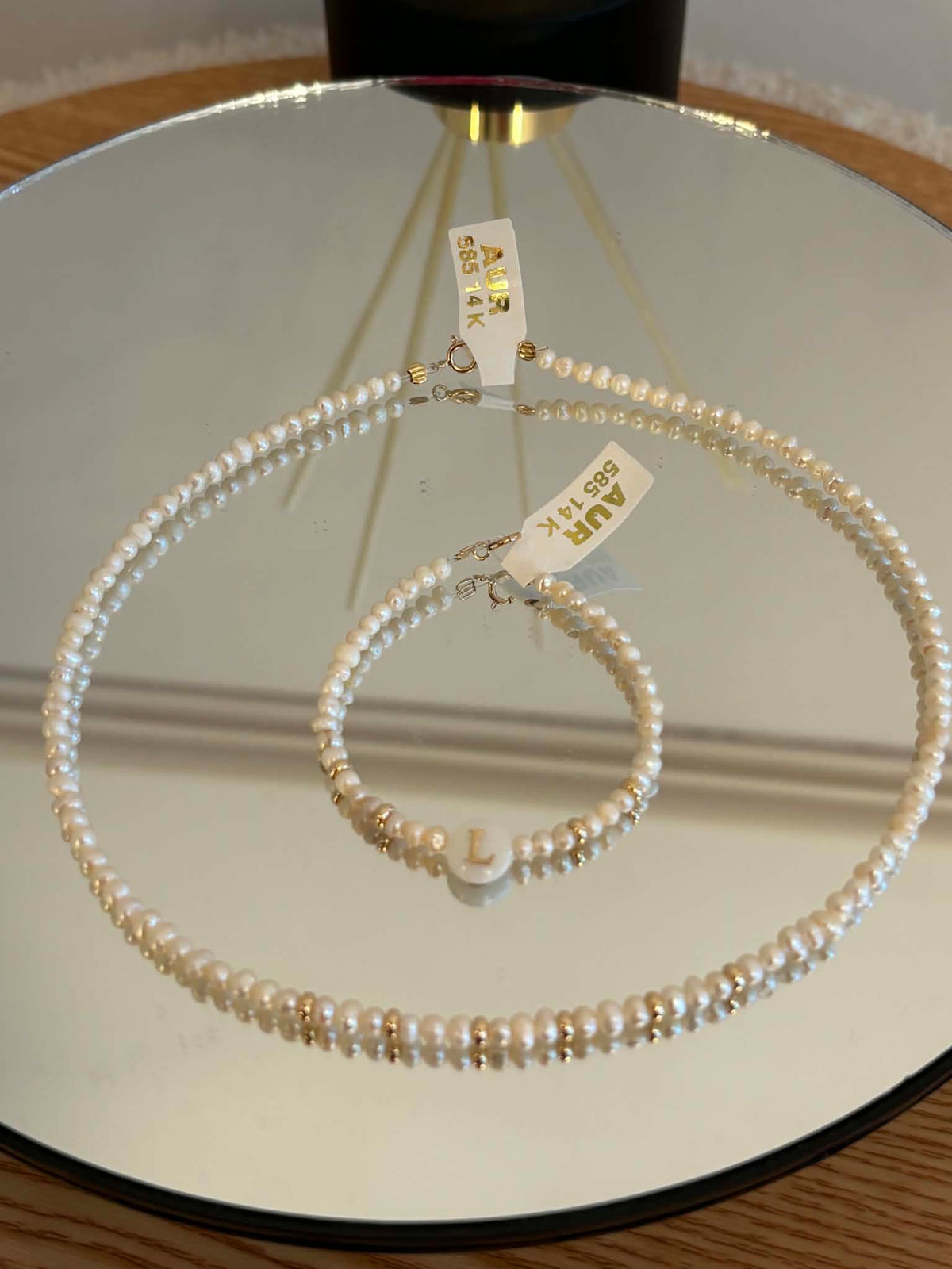 Pearls set