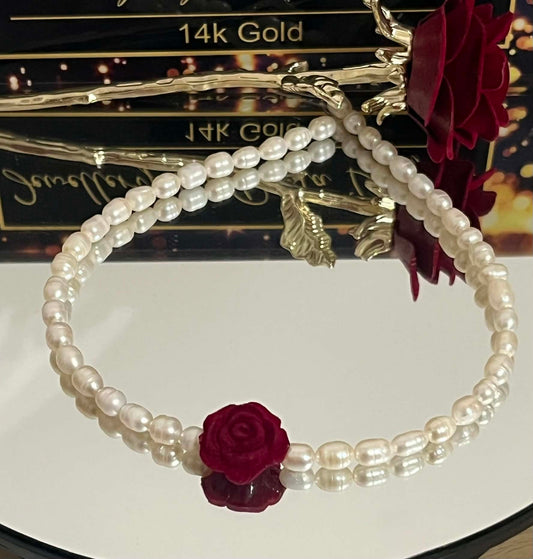 Rose pearl necklace