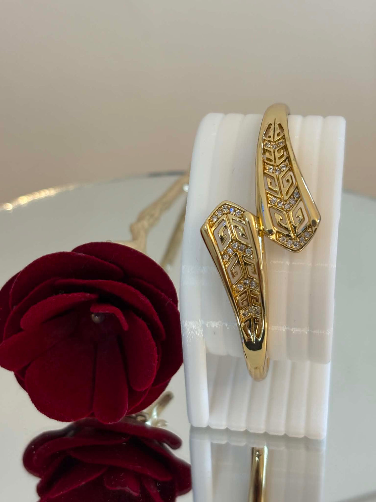Bangle bracelet