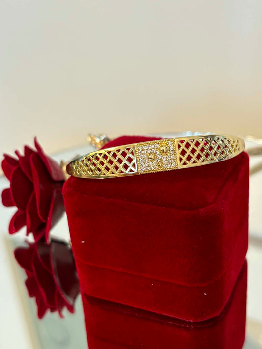 Lace bangle bracelet