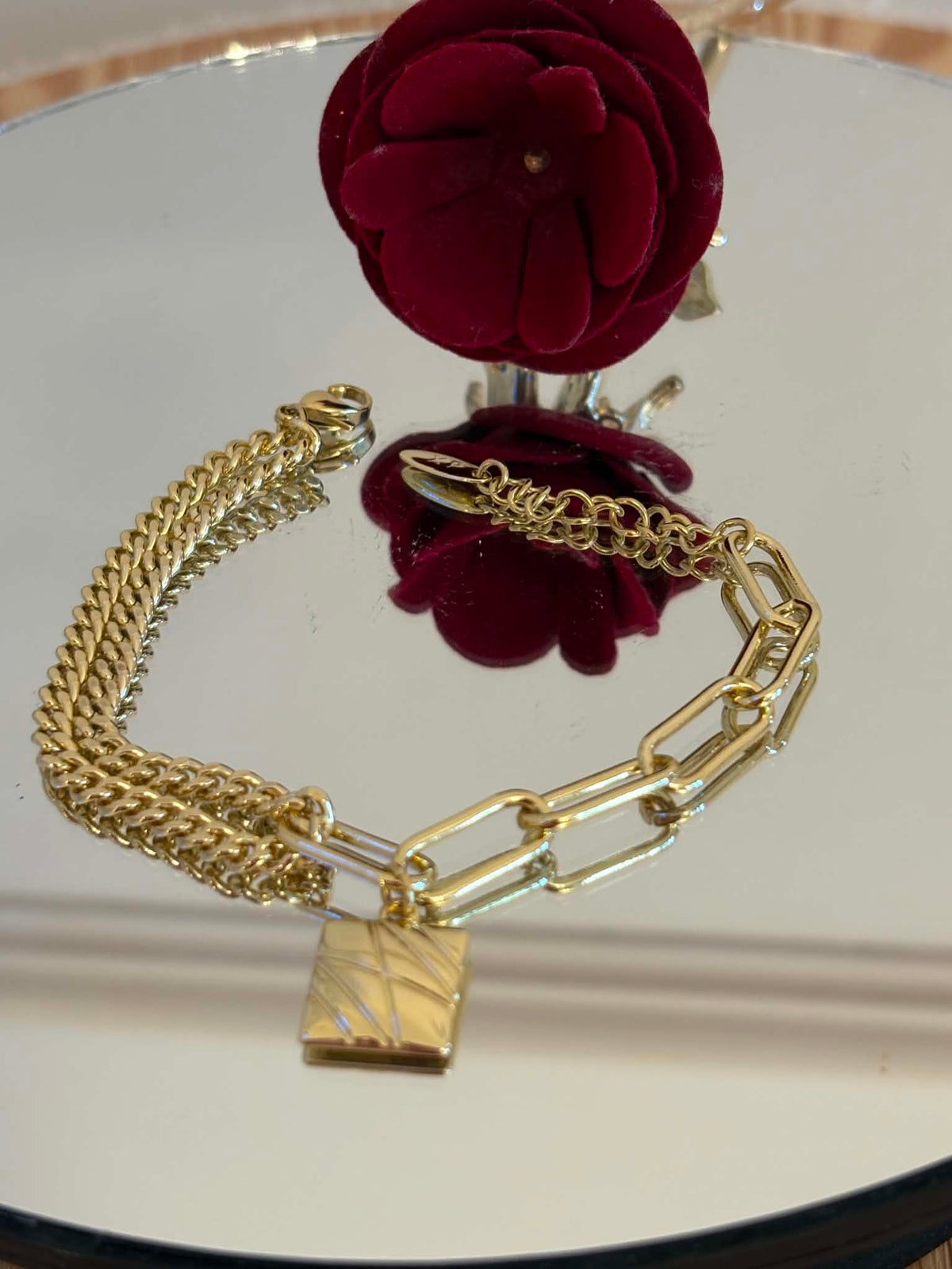 Lock bracelet
