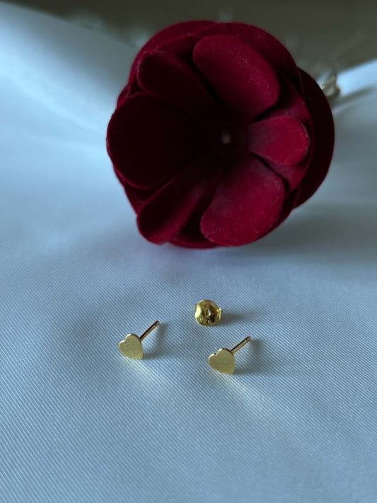 Mini heart earrings